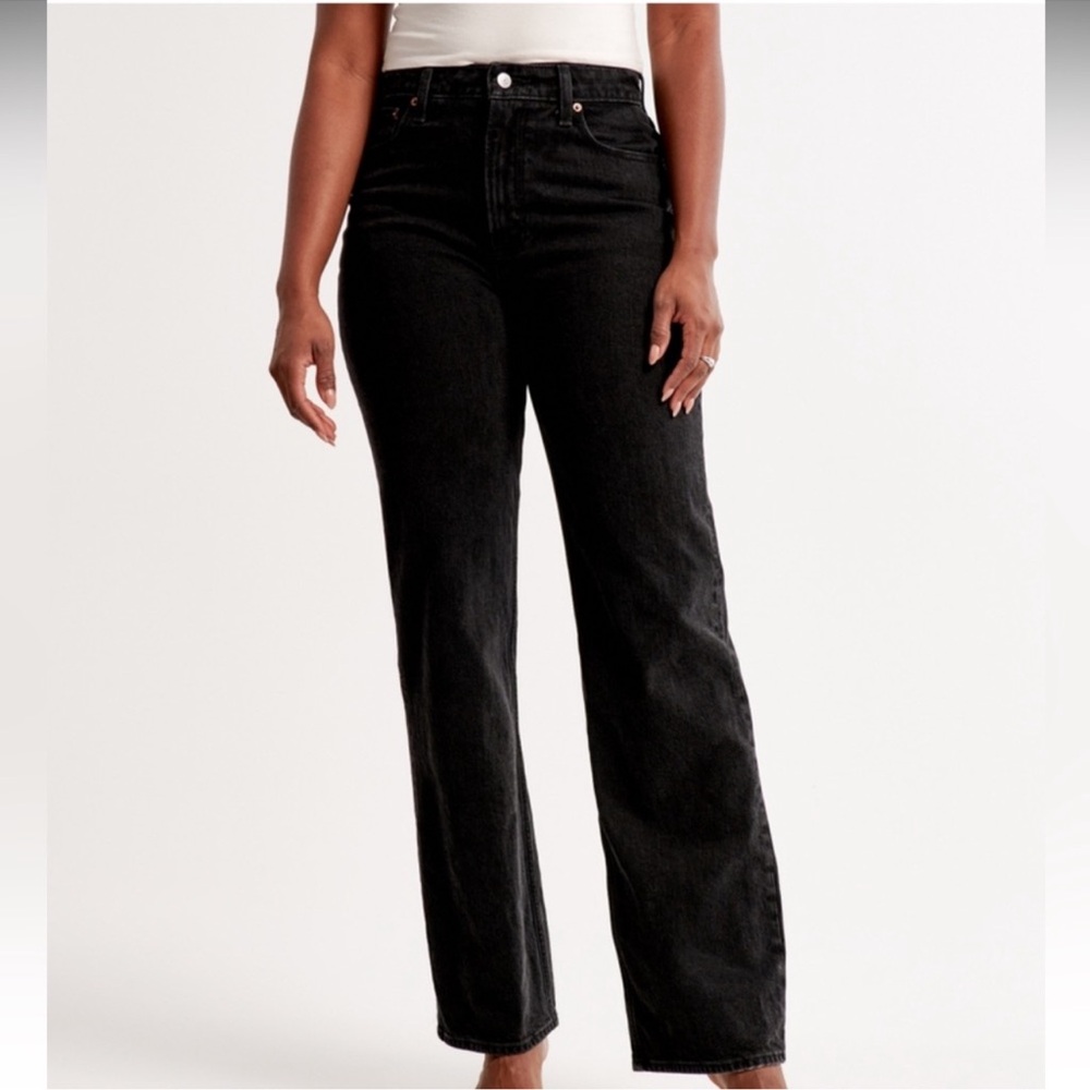 Abercrombie Curve Love High Rise 90s Relaxed Jeans in Black